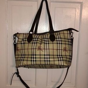 Burberry Knockoff Pocketbook